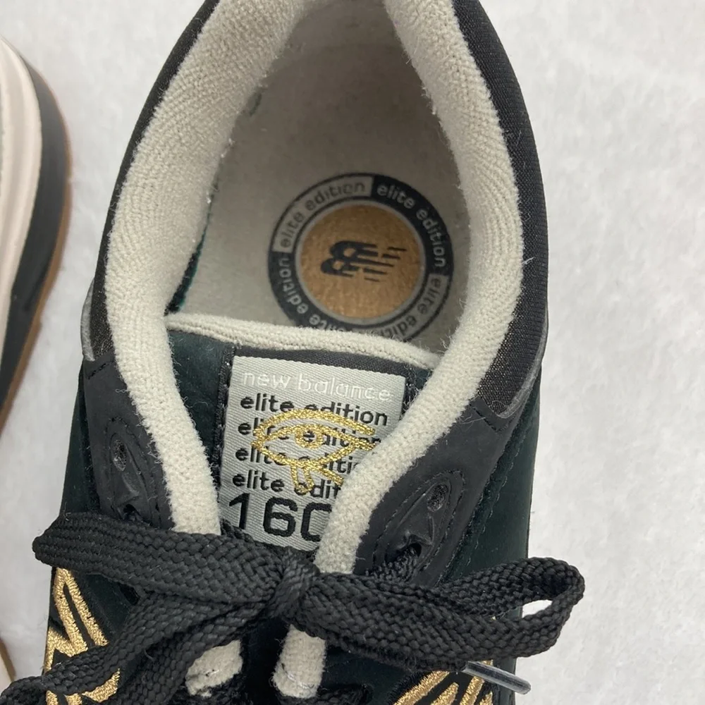 New Balance Women’s Abzorb Black and Gold Sneakers sz 6.5